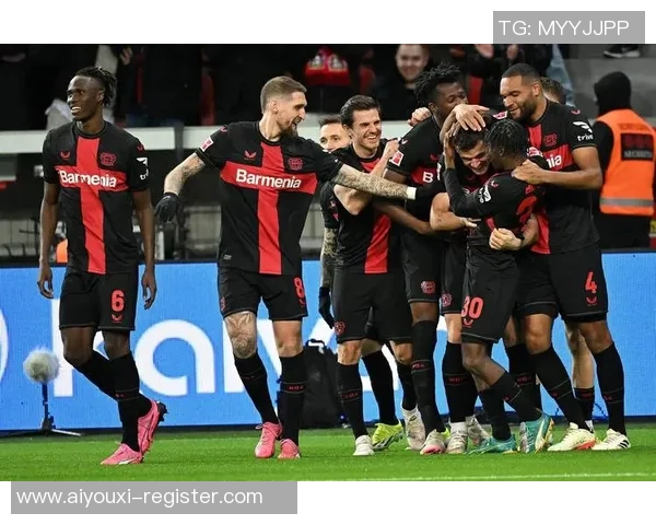 那不勒斯大胜本菲卡红牌事件引发全场热议历史冷门再现