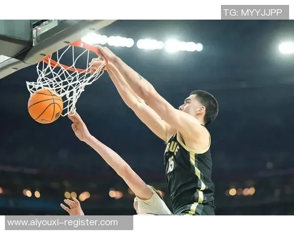 姚明打球特效揭秘：如何在赛场上展现超凡的篮球魅力与技巧