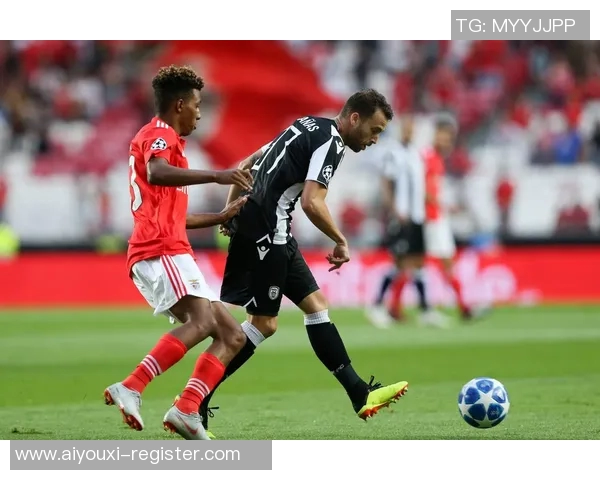 本菲卡与阿森纳友谊赛战平双方精彩瞬间引发全场热烈反响 本菲卡与阿森纳友谊赛战平双方精彩瞬间引发全场热烈反响