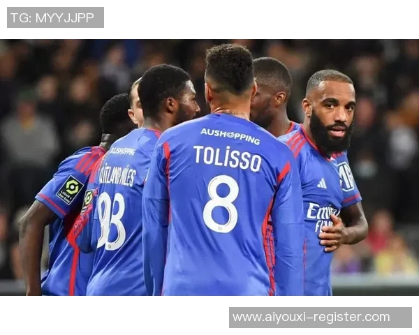 英超精彩对决:里昂与莱比锡战成平局乌龙球引发全场热潮 英超精彩对决:里昂与莱比锡战成平局乌龙球引发全场热潮