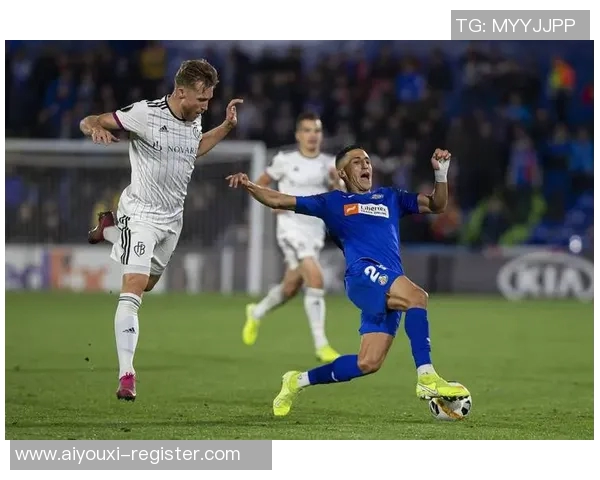 友谊赛精彩回顾：里昂大胜波尔图引发全场热烈反响与数据分析