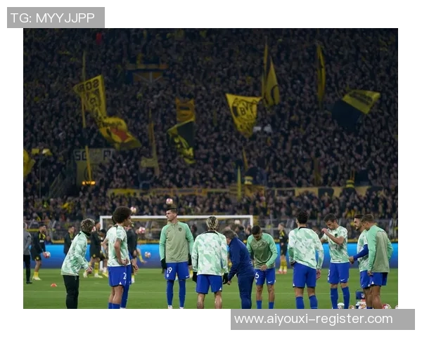 欧联杯焦点战曼城与巴萨激战成平局帽子戏法瞬间引发全场热烈反响